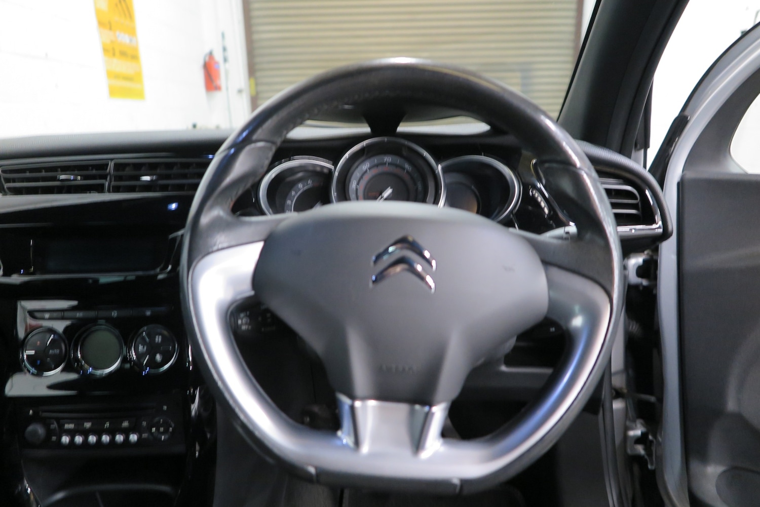 Used Citroen DS3 2014 for sale - 76192581: Photo 10