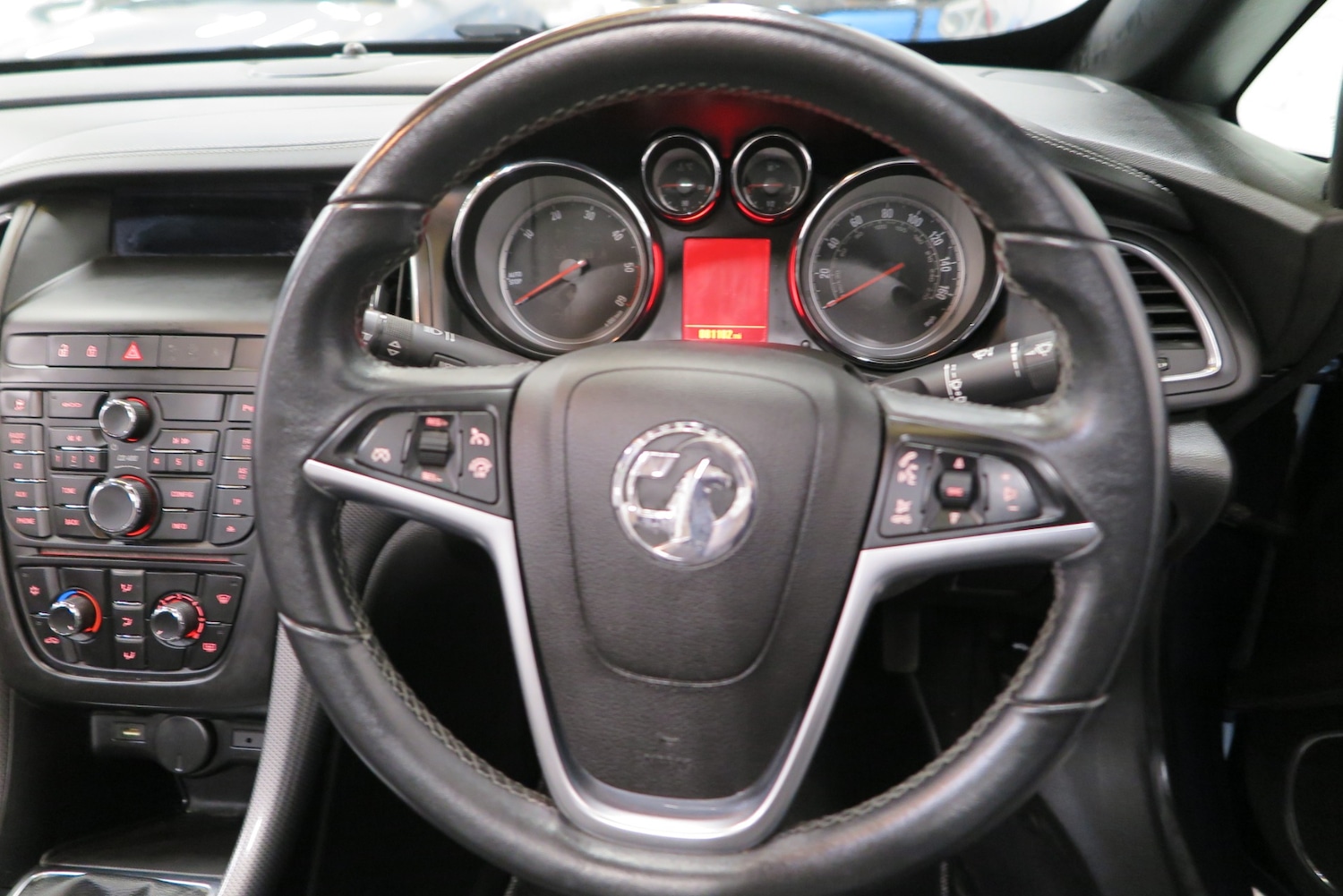 Used Vauxhall Cascada 2014 for sale - 77528151: Photo 17