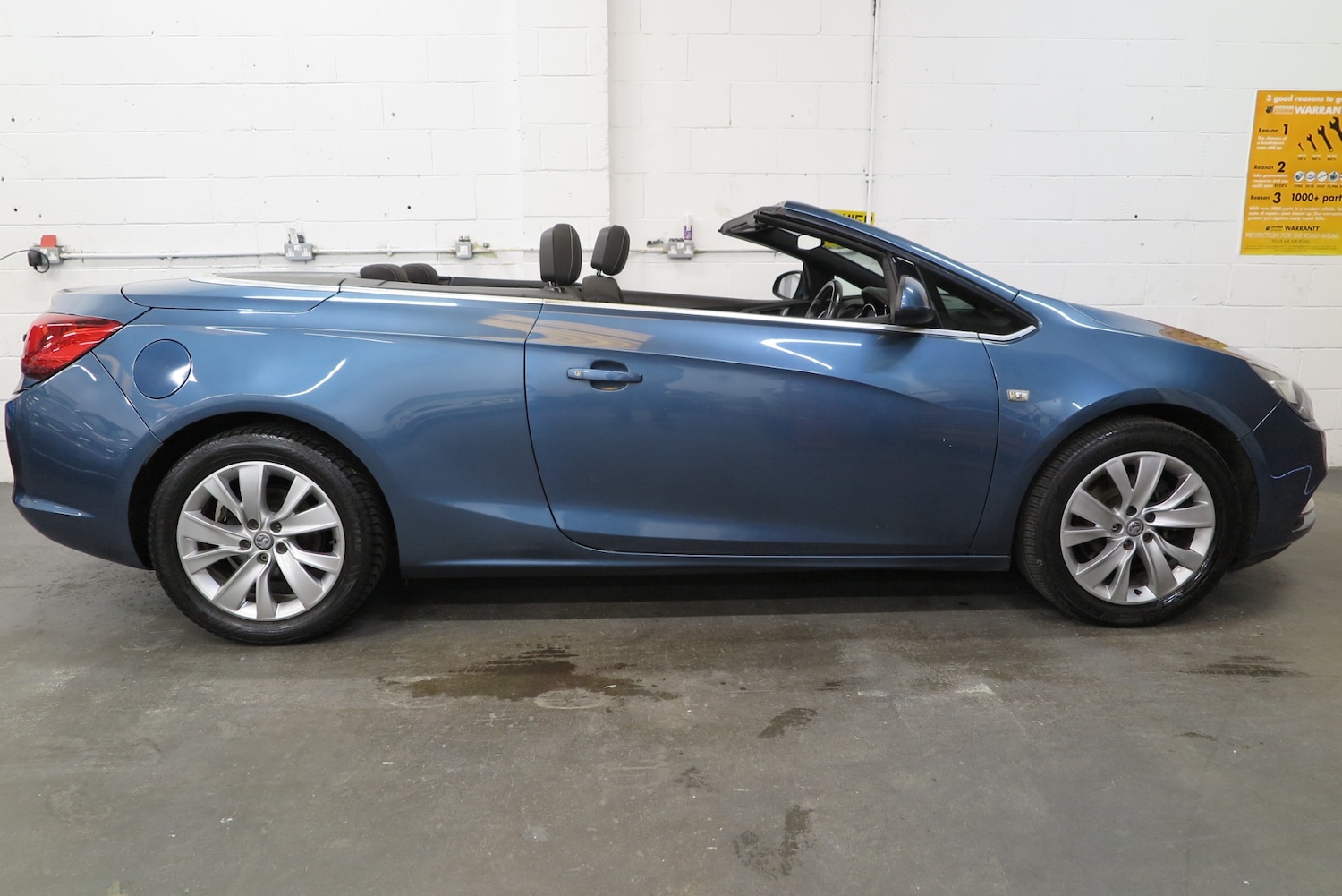 Used Vauxhall Cascada 2014 for sale - 77528151: Photo 3