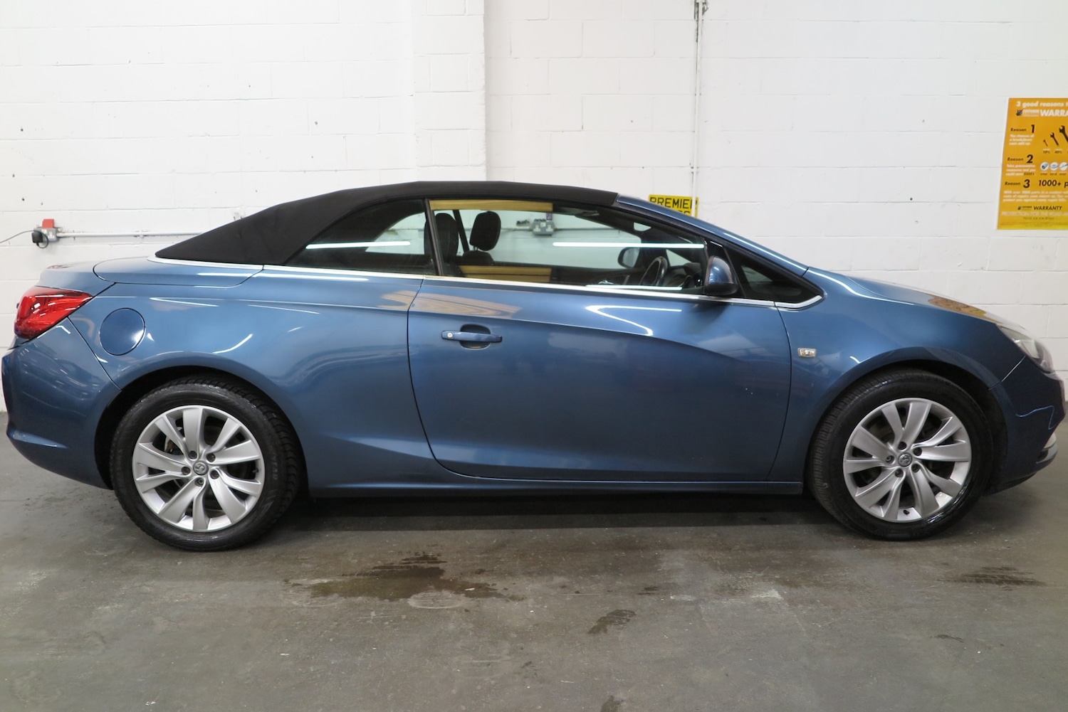 Used Vauxhall Cascada 2014 for sale - 77528151: Photo 9