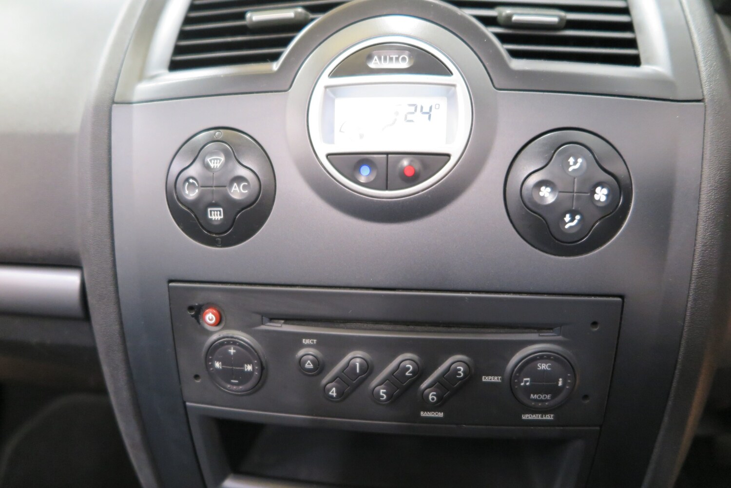 Used Renault Megane 2008 for sale - 77743378: Photo 19