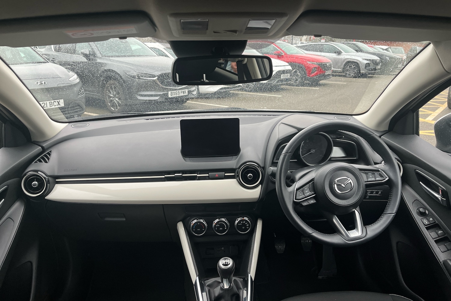 Used Mazda Mazda2 2023 for sale - 77770886: Photo 3