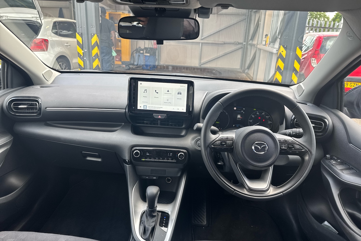 Used Mazda Mazda2 HYBRID 2025 for sale - 76679366: Photo 3