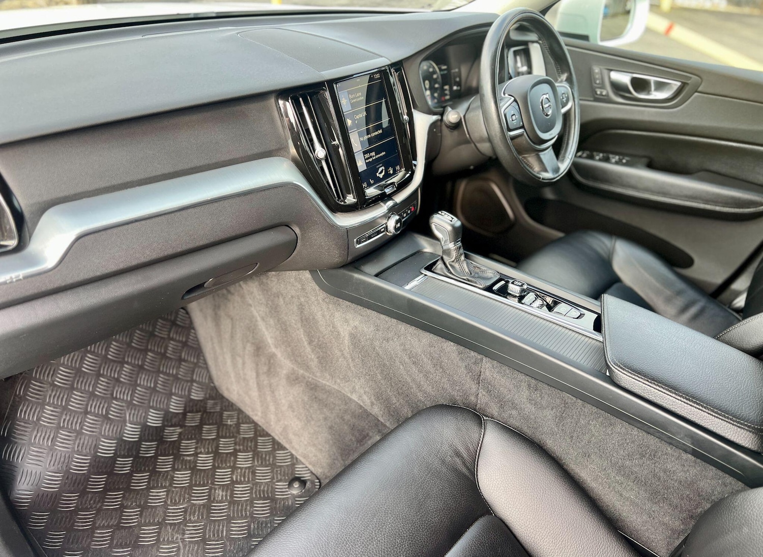 Used Volvo XC60 2017 for sale - 77549857: Photo 18