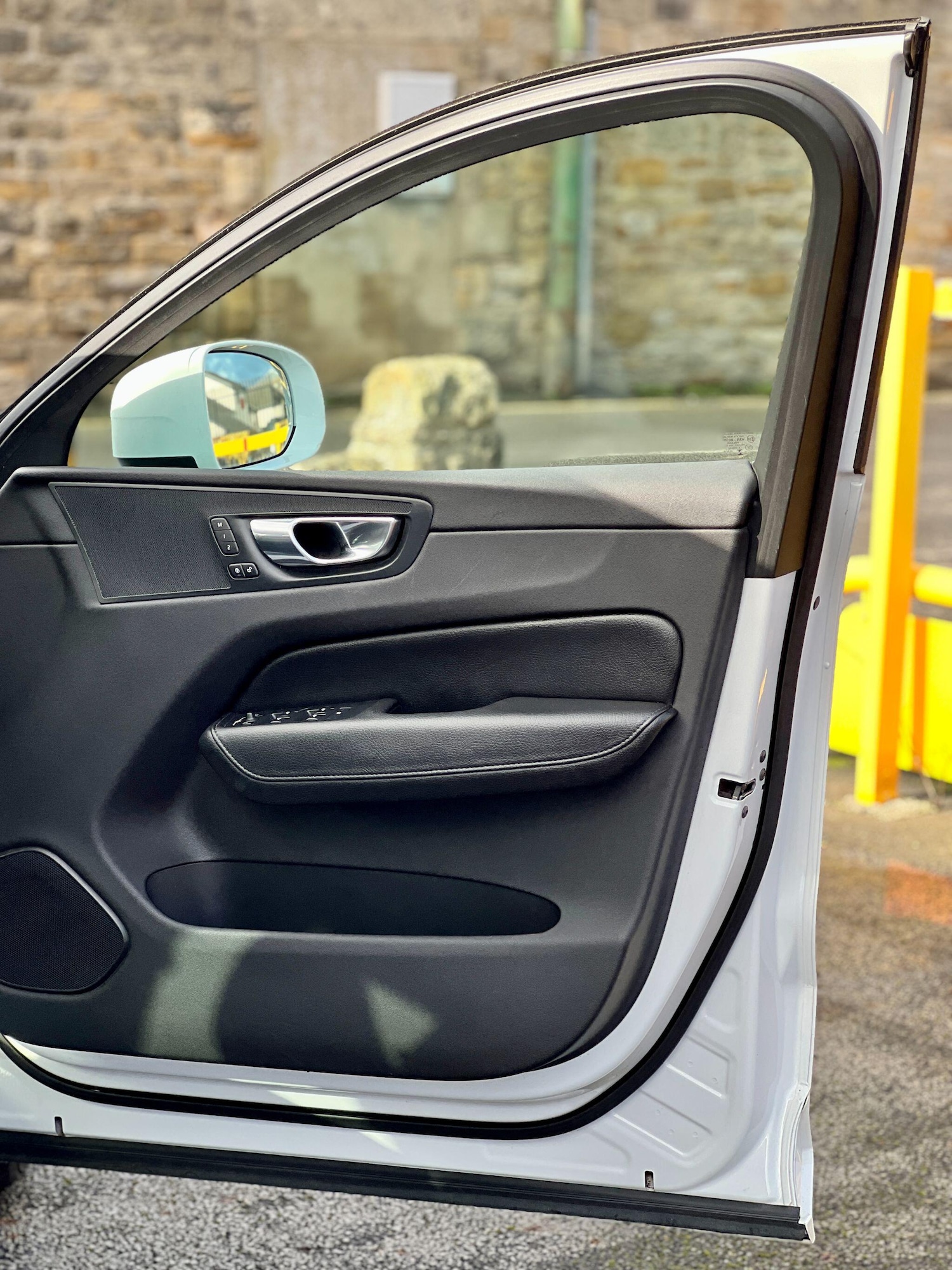 Used Volvo XC60 2017 for sale - 77549857: Photo 26