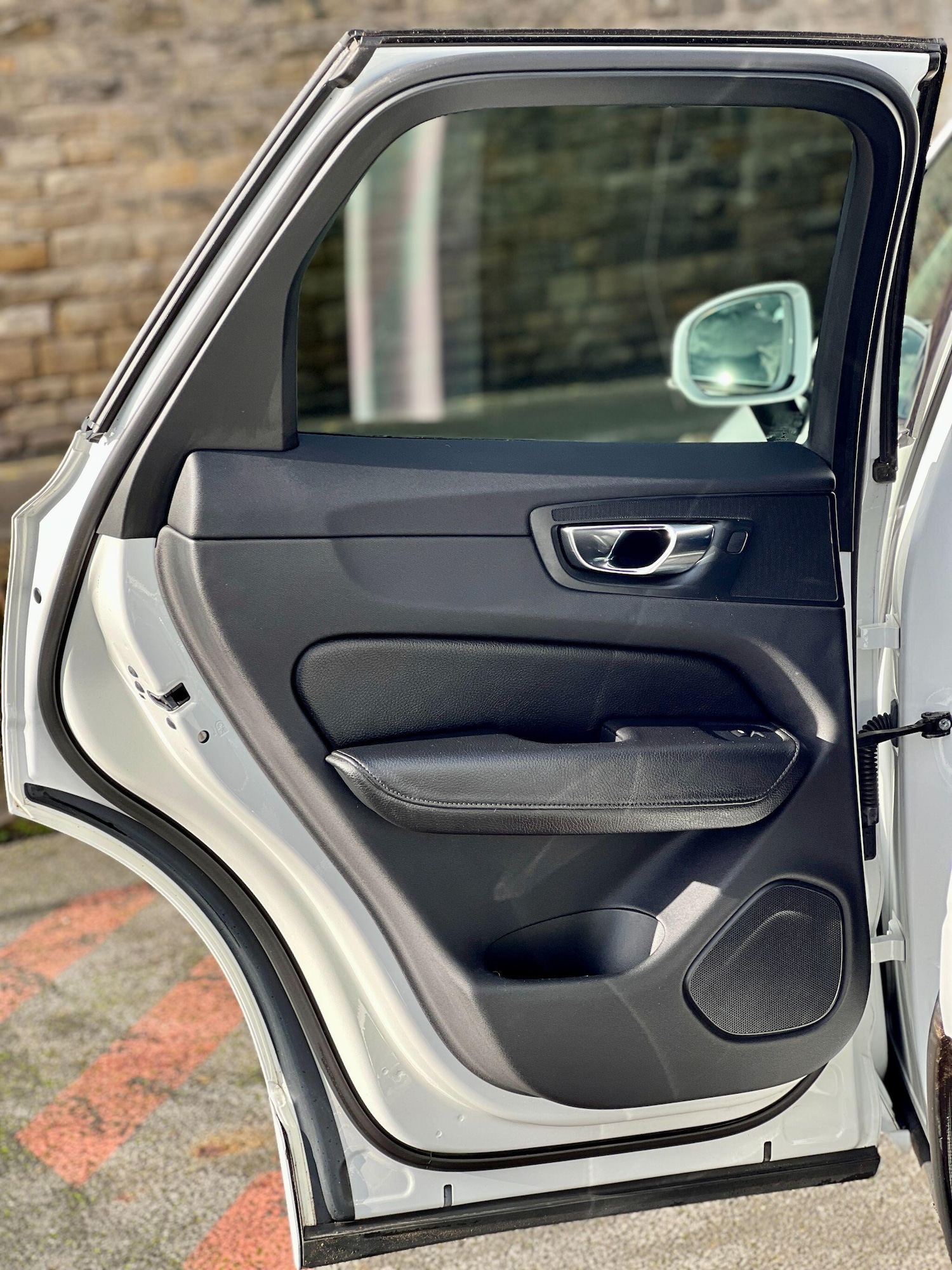 Used Volvo XC60 2017 for sale - 77549857: Photo 28