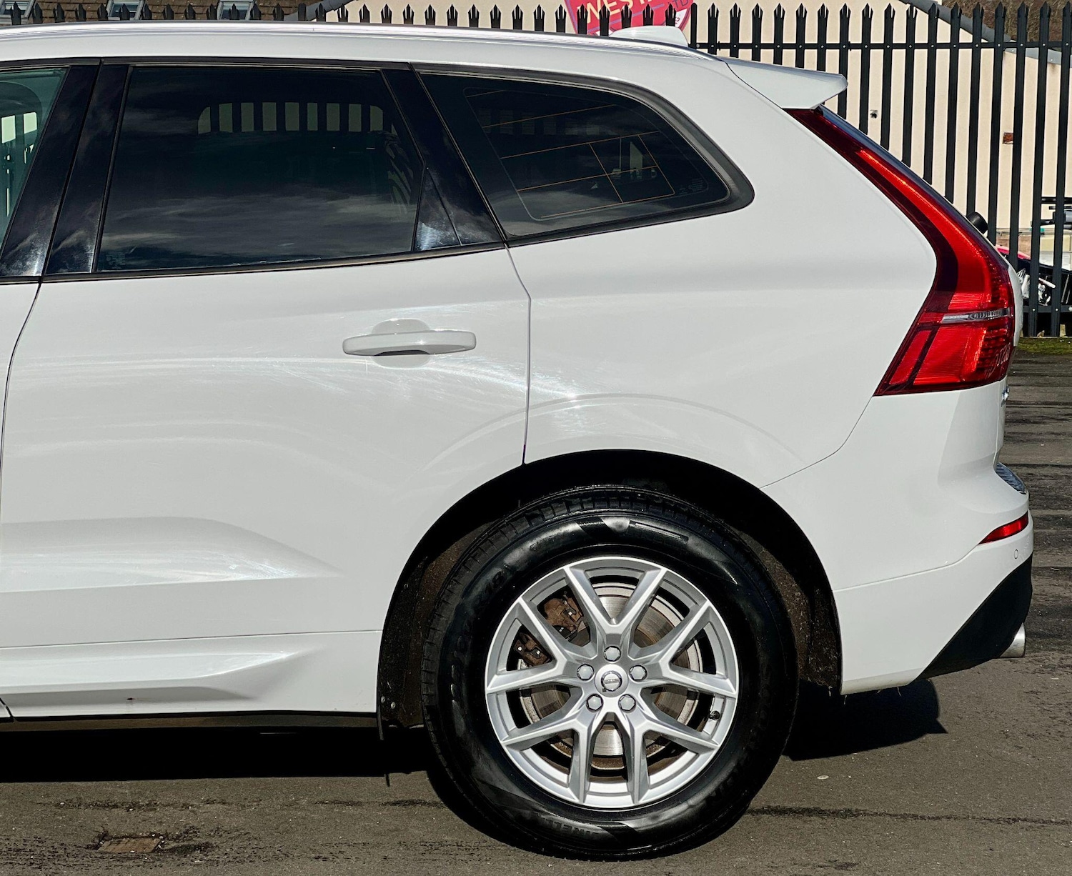Used Volvo XC60 2017 for sale - 77549857: Photo 30