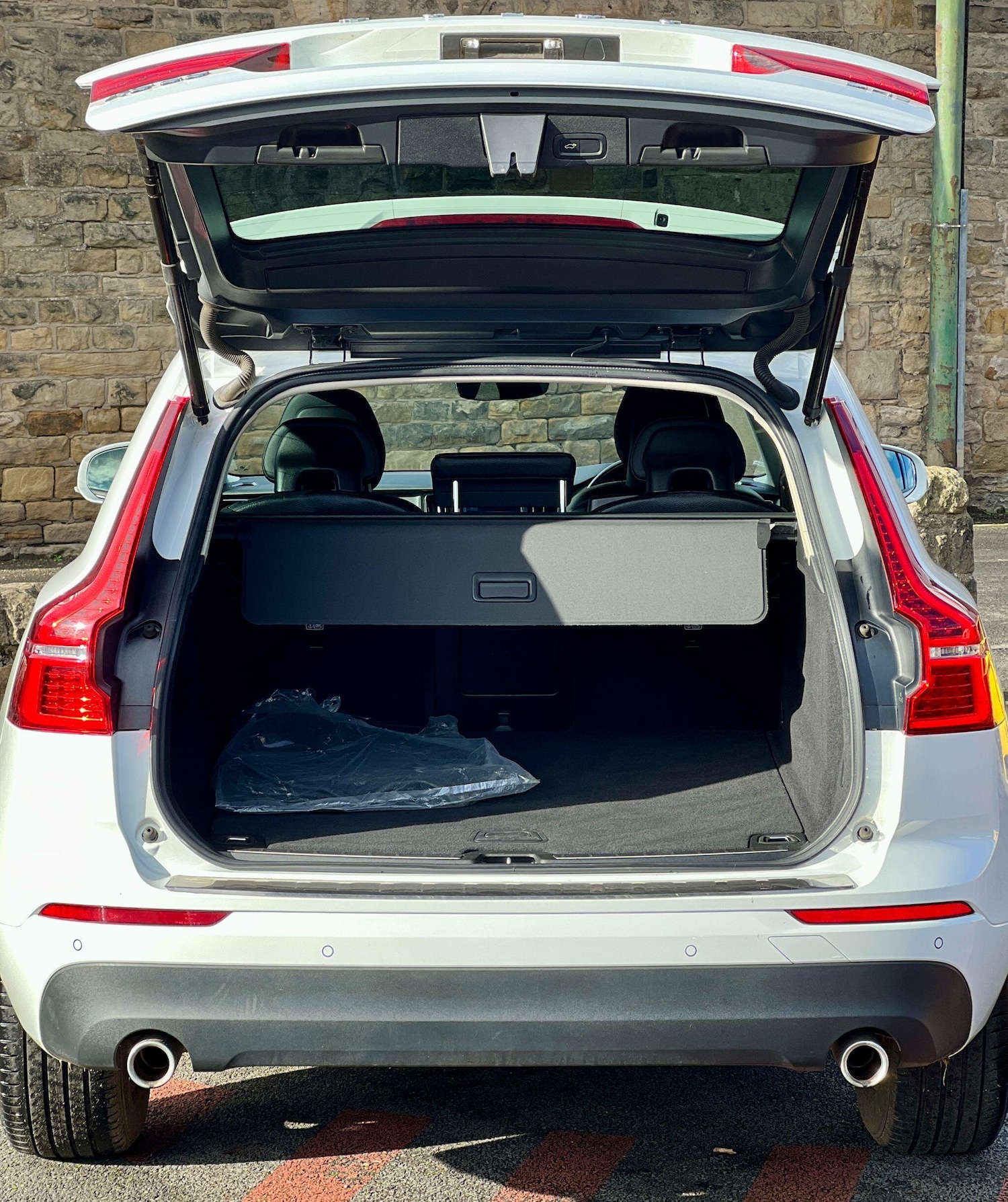 Used Volvo XC60 2017 for sale - 77549857: Photo 37