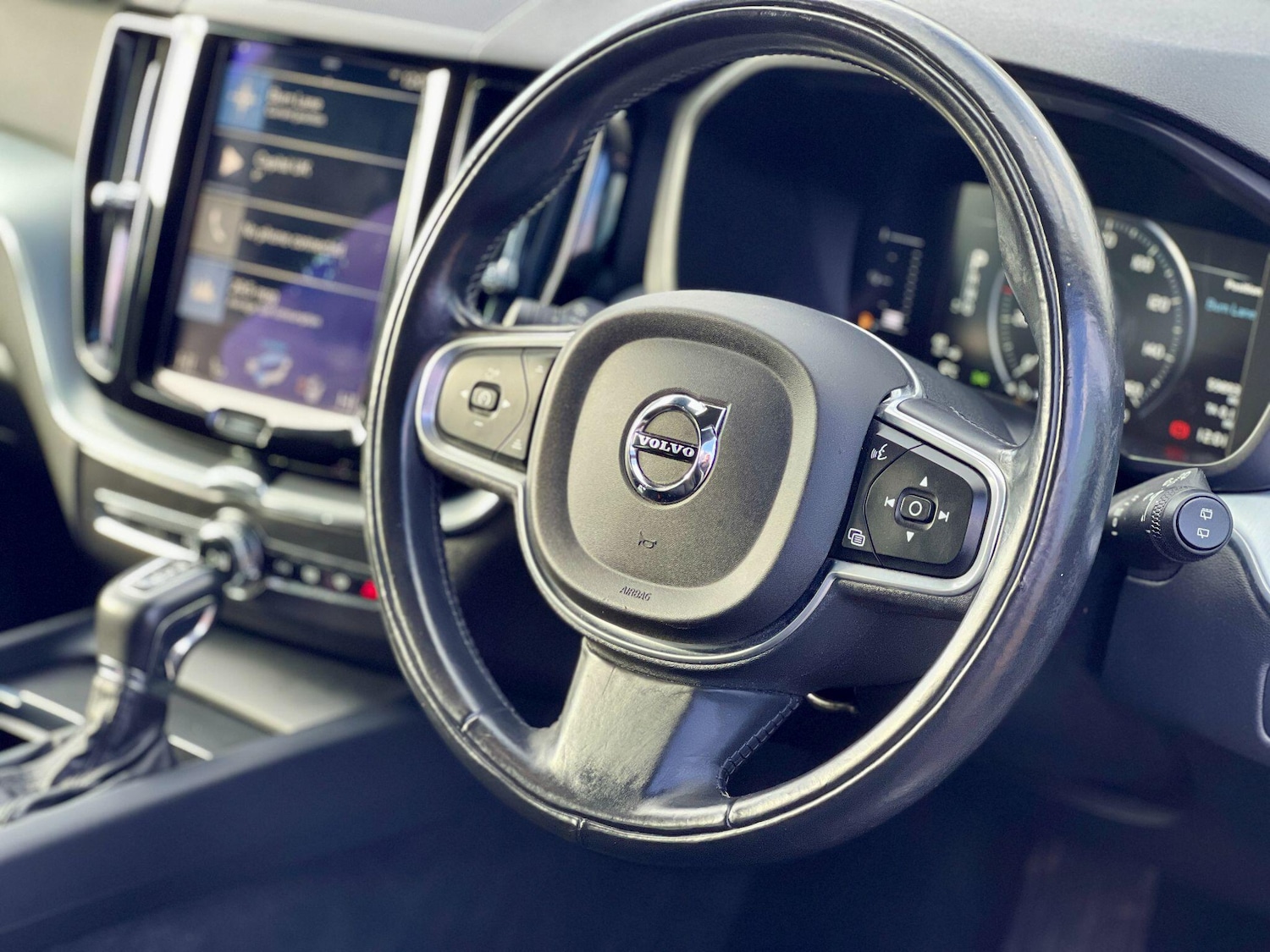 Used Volvo XC60 2017 for sale - 77549857: Photo 38