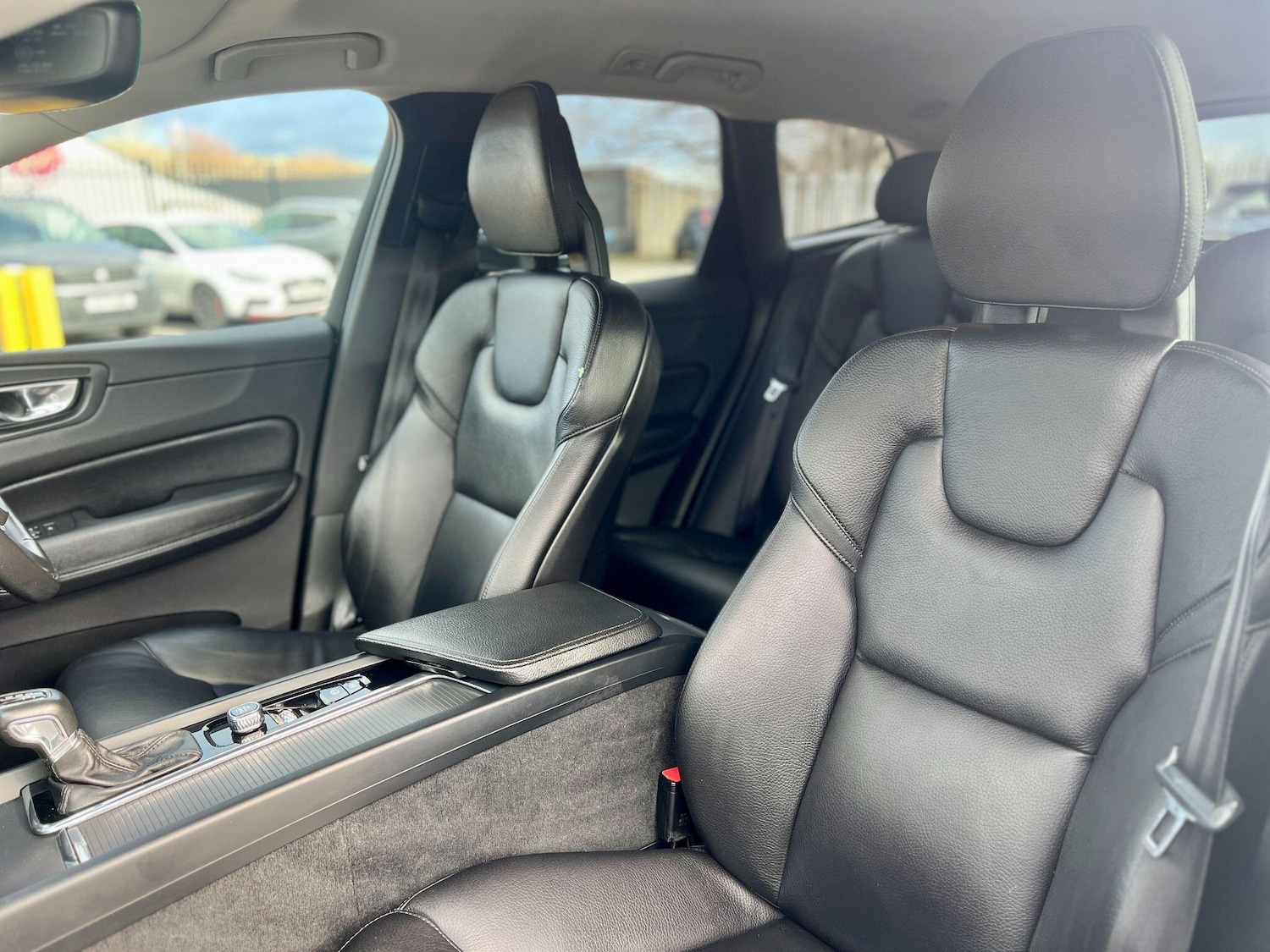 Used Volvo XC60 2017 for sale - 77549857: Photo 40