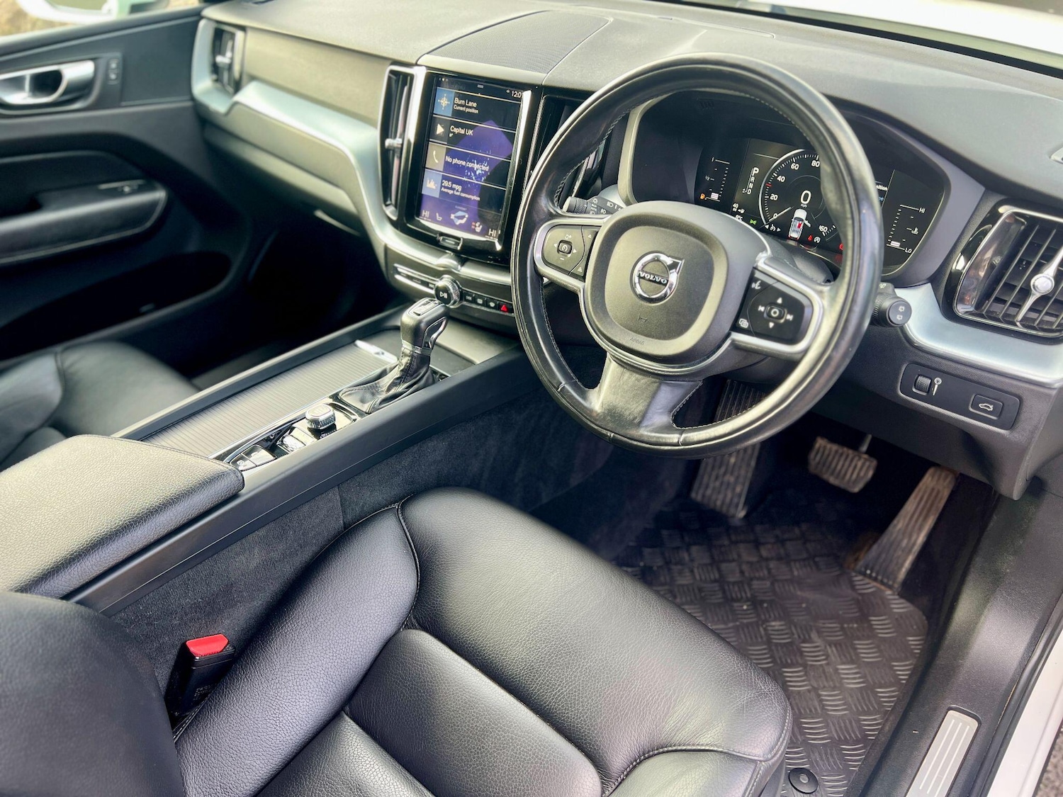 Used Volvo XC60 2017 for sale - 77549857: Photo 45