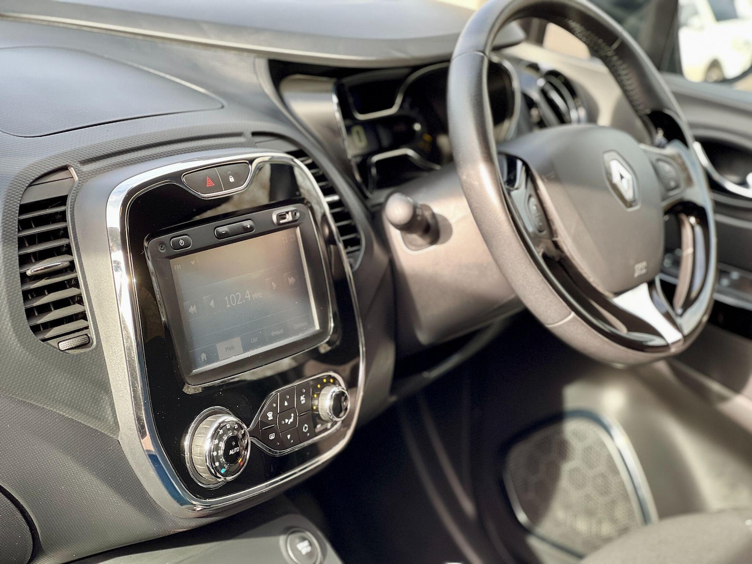 Used Renault Captur for sale - 77625785: Photo 15