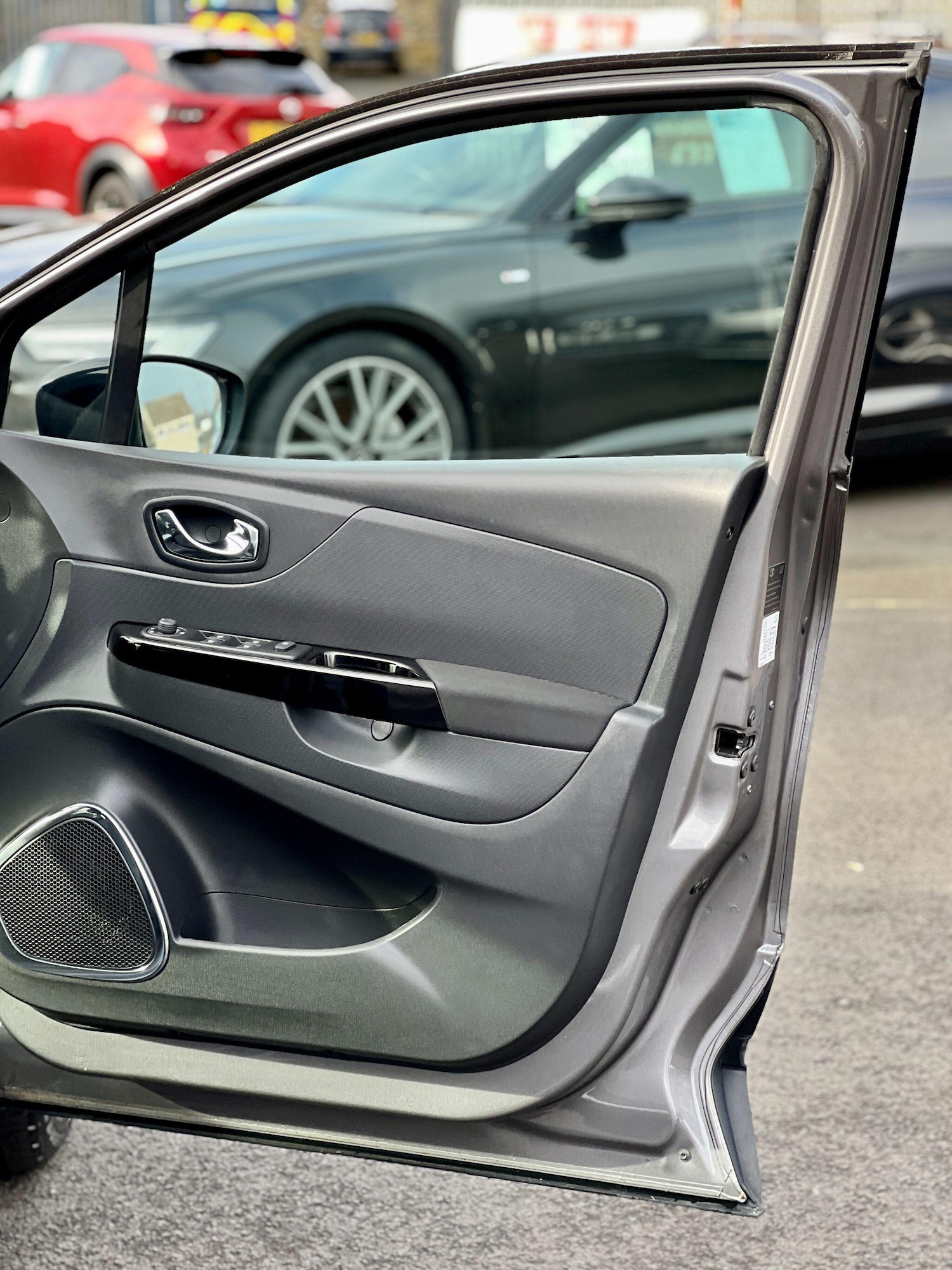 Used Renault Captur for sale - 77625785: Photo 22