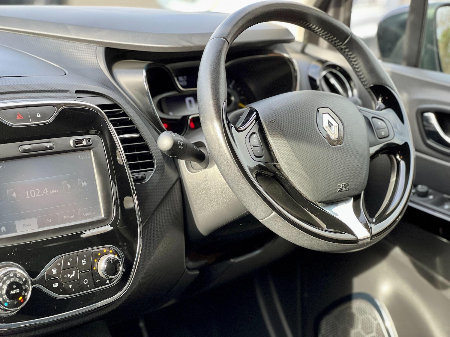 Used Renault Captur for sale - 77625785: Photo 35