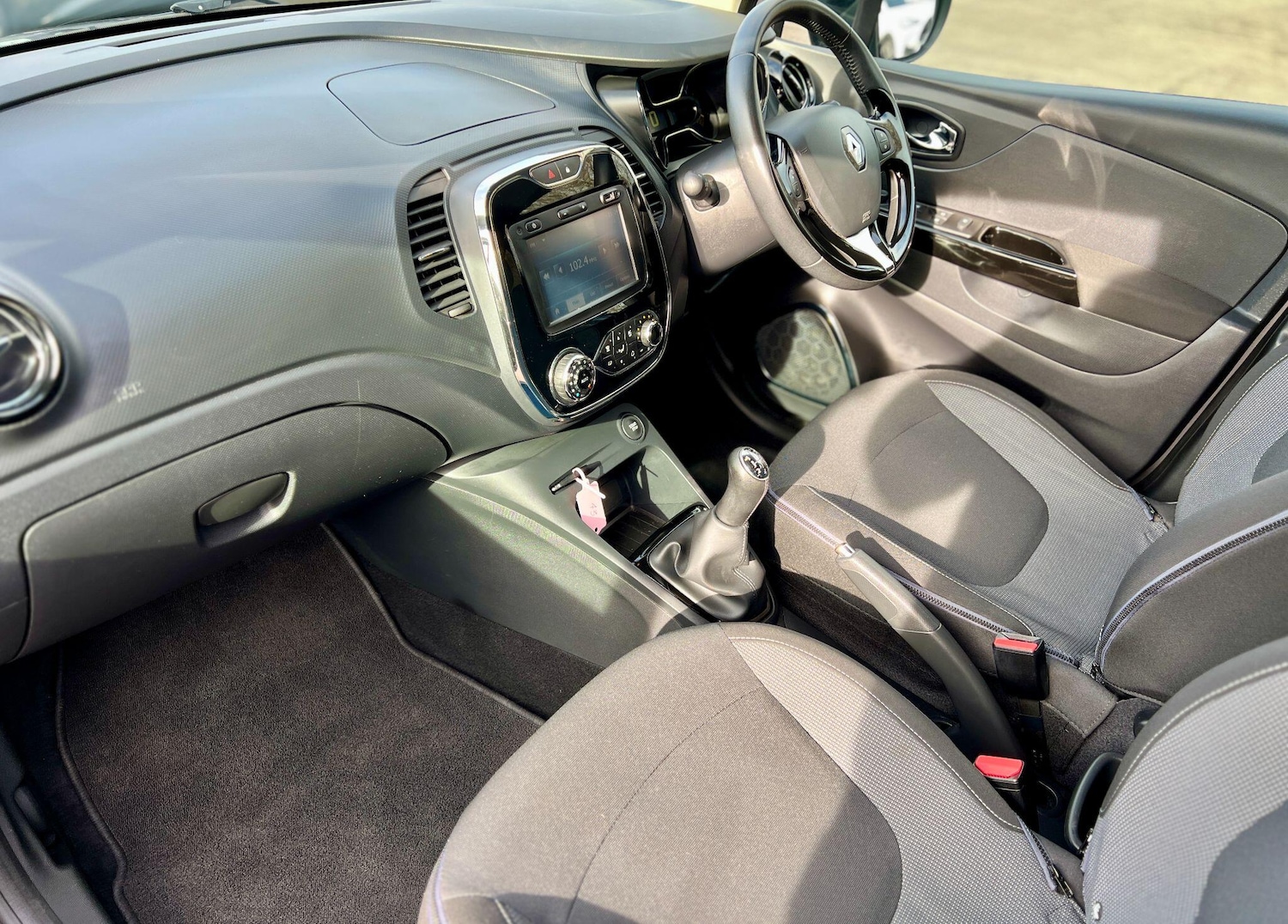 Used Renault Captur for sale - 77625785: Photo 40