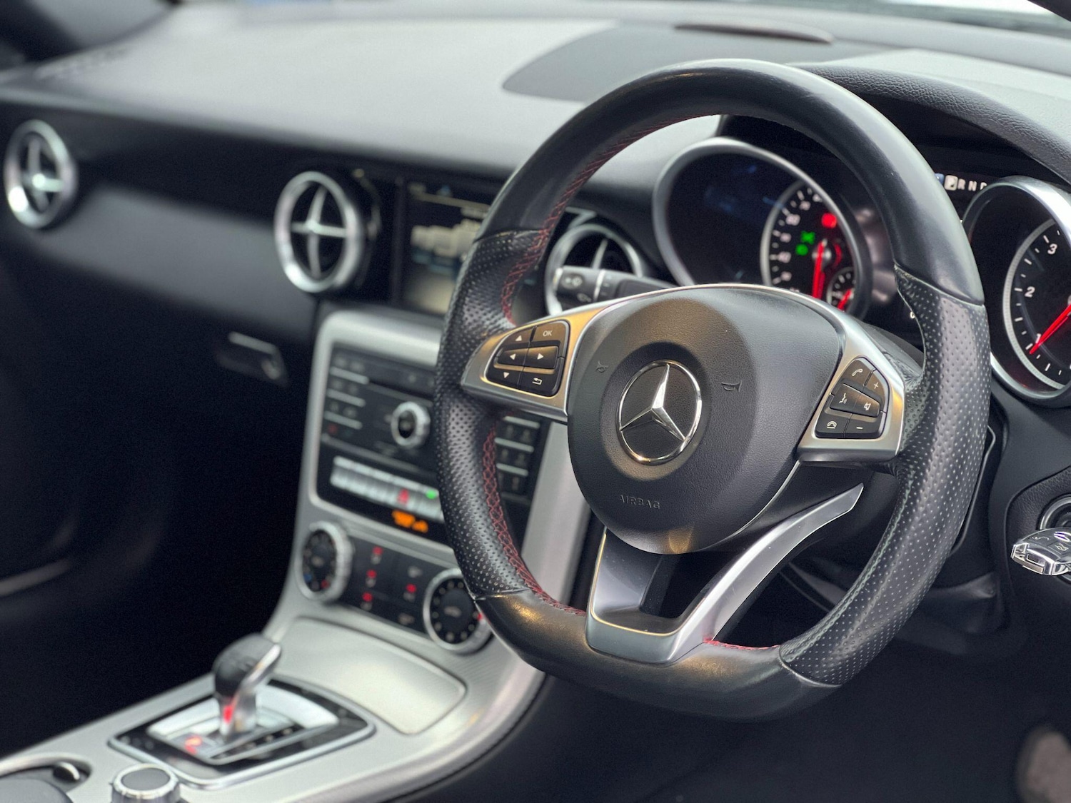 Used Mercedes-Benz SLC 2017 for sale - 77586093: Photo 4