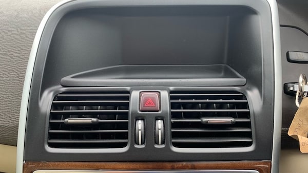 Used Volvo XC60 2009 for sale - 69700575: Photo 28