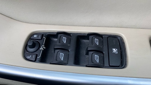 Used Volvo XC60 2009 for sale - 69700575: Photo 29