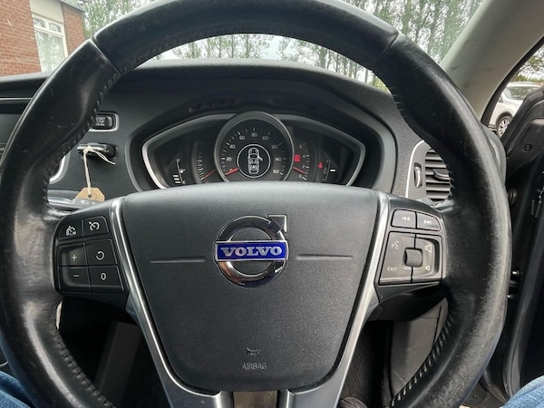 Used Volvo V40 2013 for sale - 67678759: Photo 14