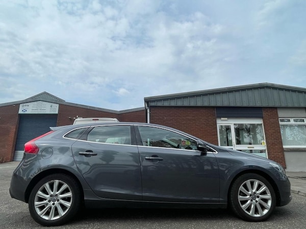 Used Volvo V40 2013 for sale - 67678759: Photo 8