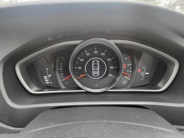 Used Volvo V40 2015 for sale - 73071224: Photo 11