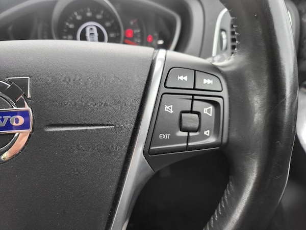 Used Volvo V40 2015 for sale - 73071224: Photo 13