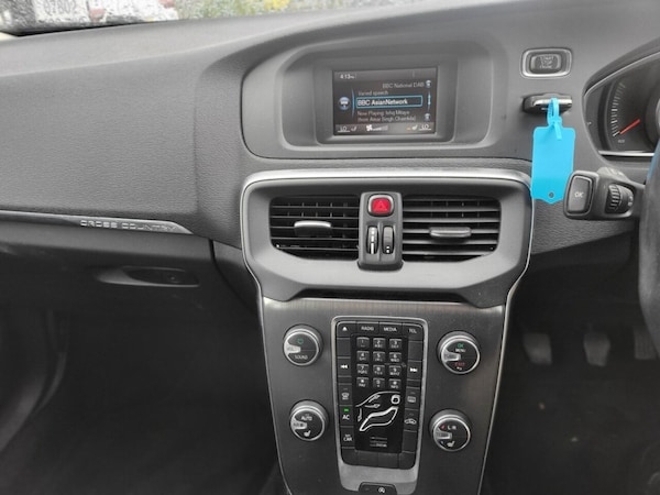 Used Volvo V40 2015 for sale - 73071224: Photo 18