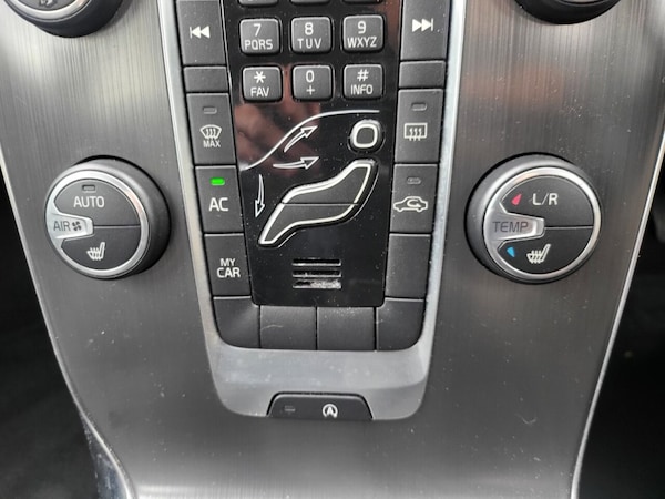 Used Volvo V40 2015 for sale - 73071224: Photo 22