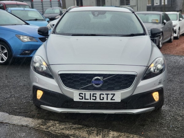 Used Volvo V40 2015 for sale - 73071224: Photo 2