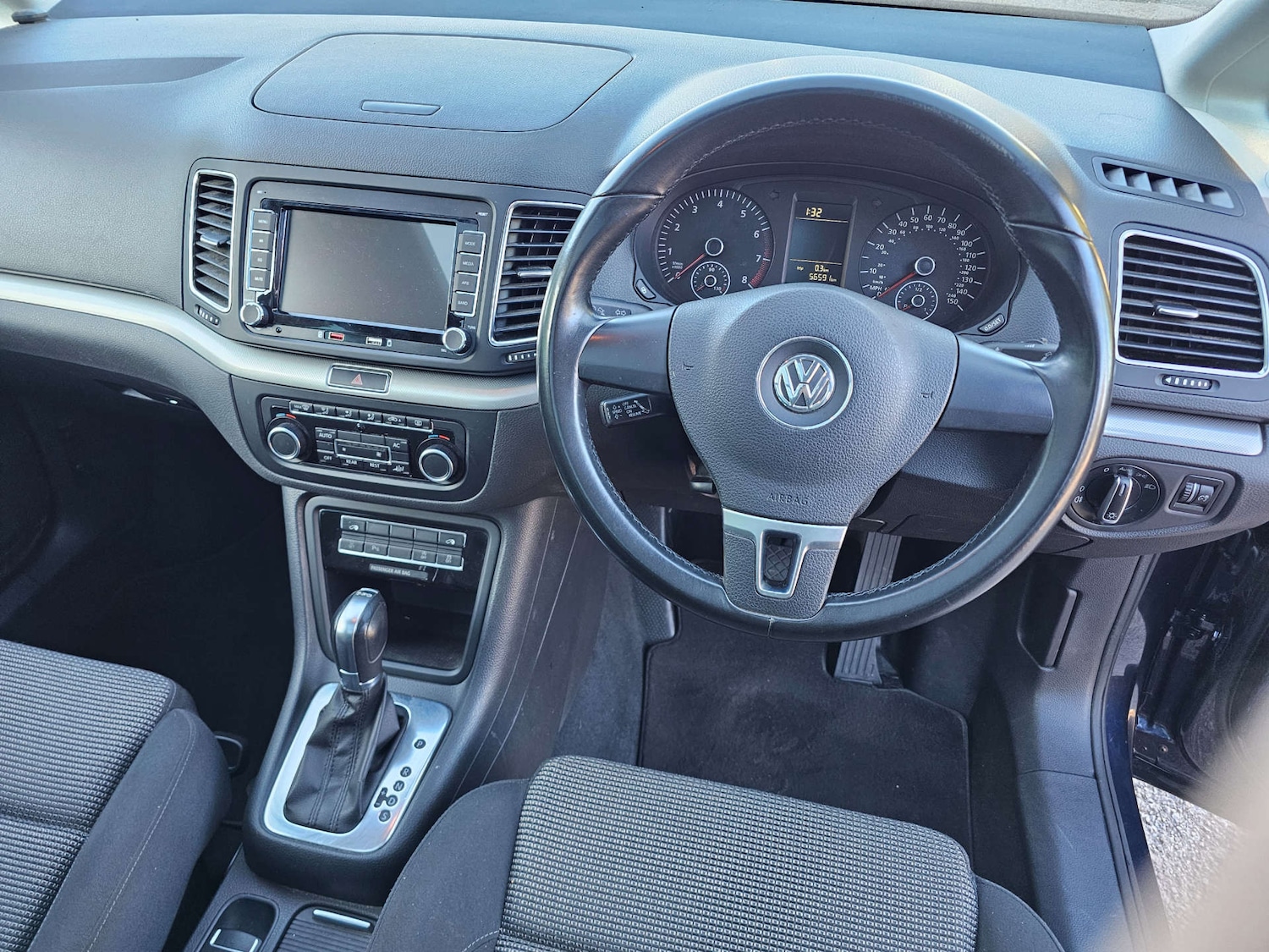 Used Volkswagen Sharan 2013 for sale - 76637980: Photo 19