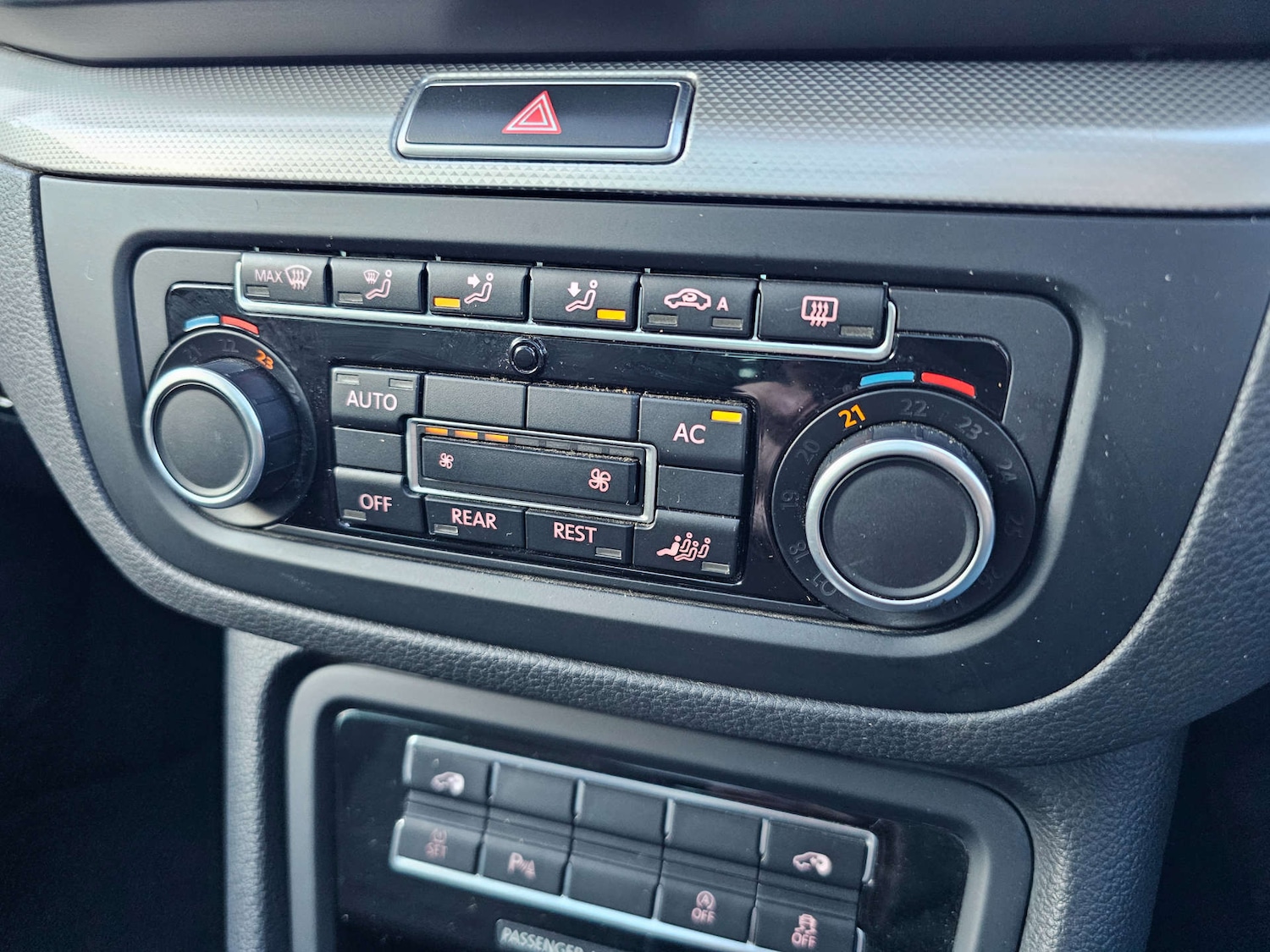 Used Volkswagen Sharan 2013 for sale - 76637980: Photo 23