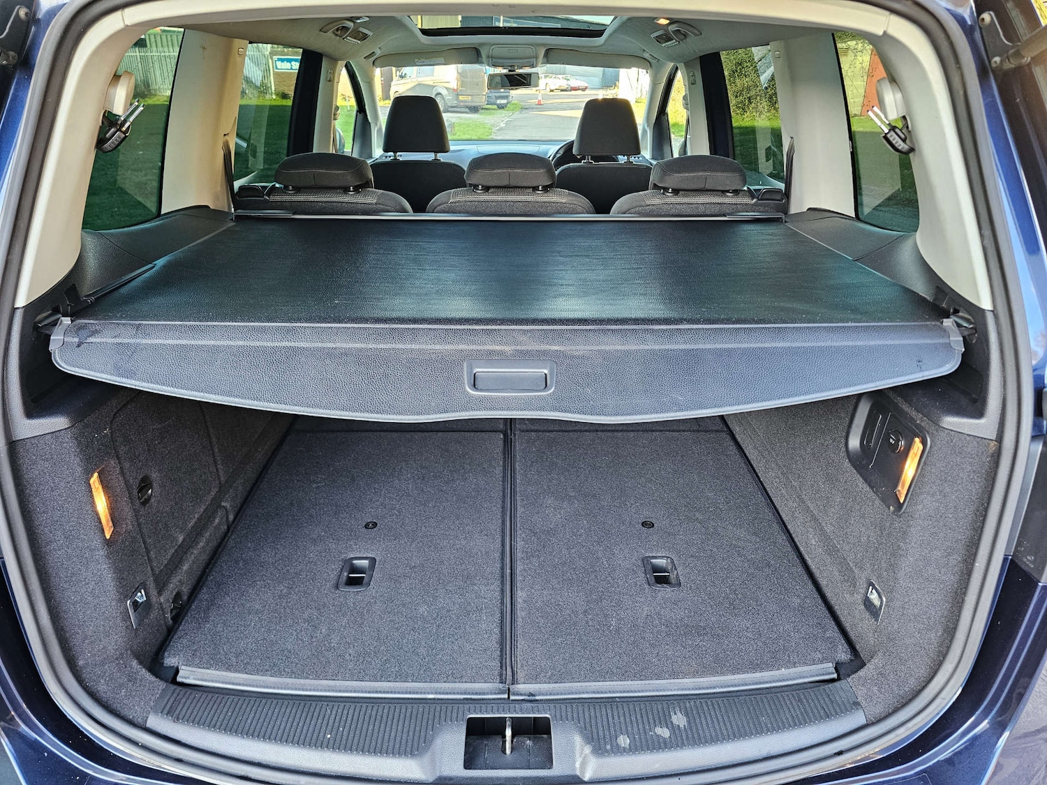 Used Volkswagen Sharan 2013 for sale - 76637980: Photo 31