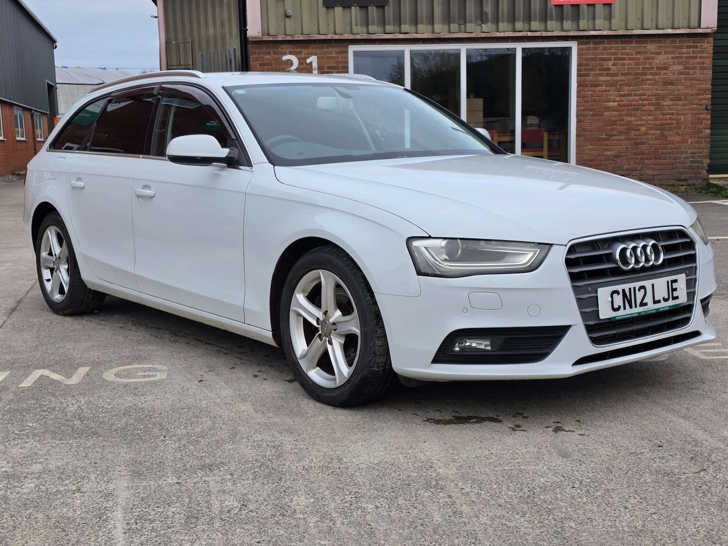 Used Audi A4 Avant 2012 for sale - 78111368: Photo 2