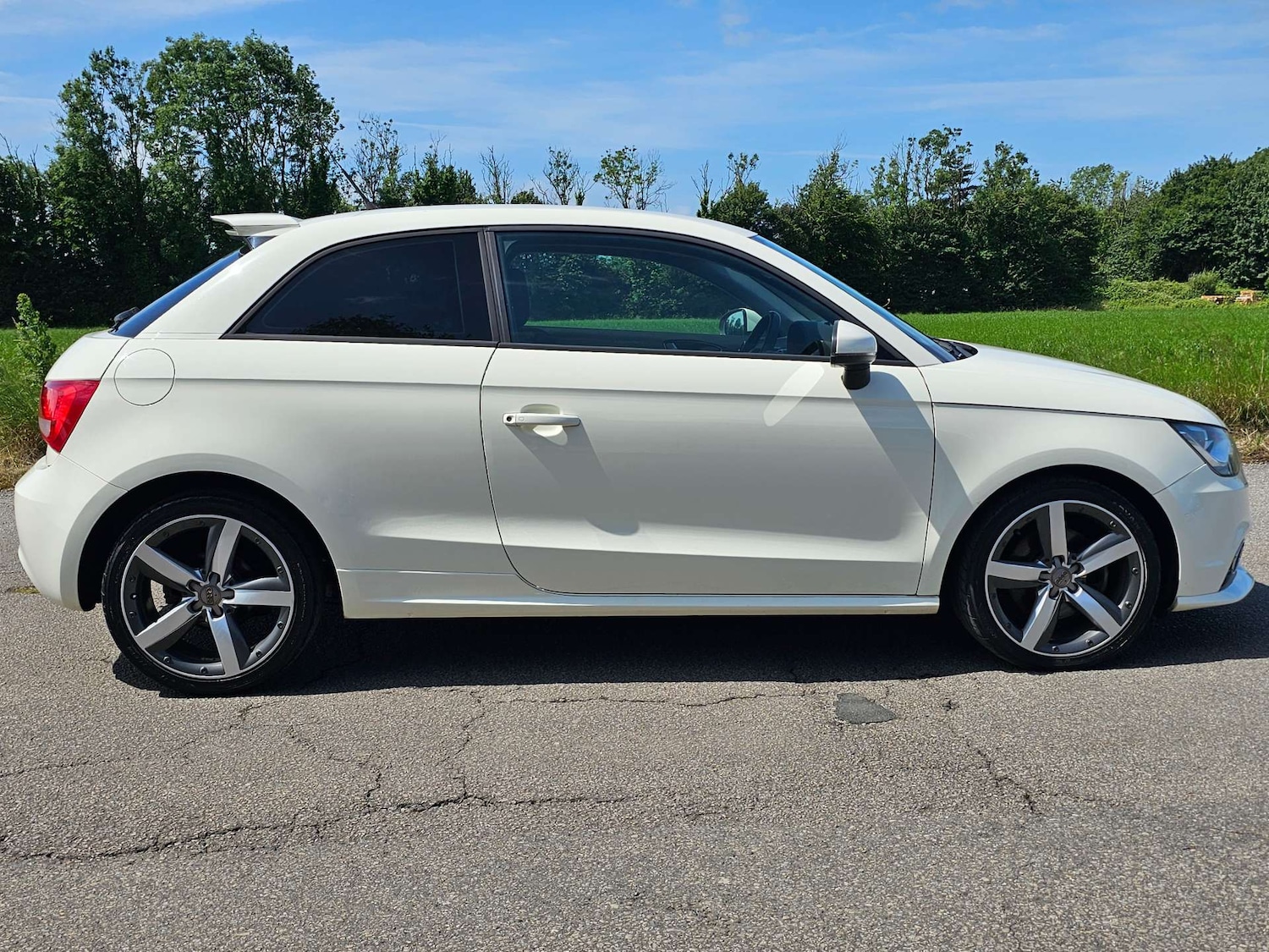 Used Audi A1 2011 for sale - 76278350: Photo 6