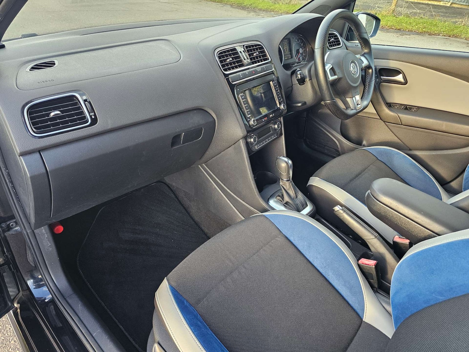 Used Volkswagen Polo 2014 for sale - 76354259: Photo 11