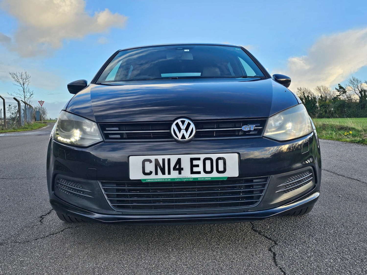 Used Volkswagen Polo 2014 for sale - 76354259: Photo 2