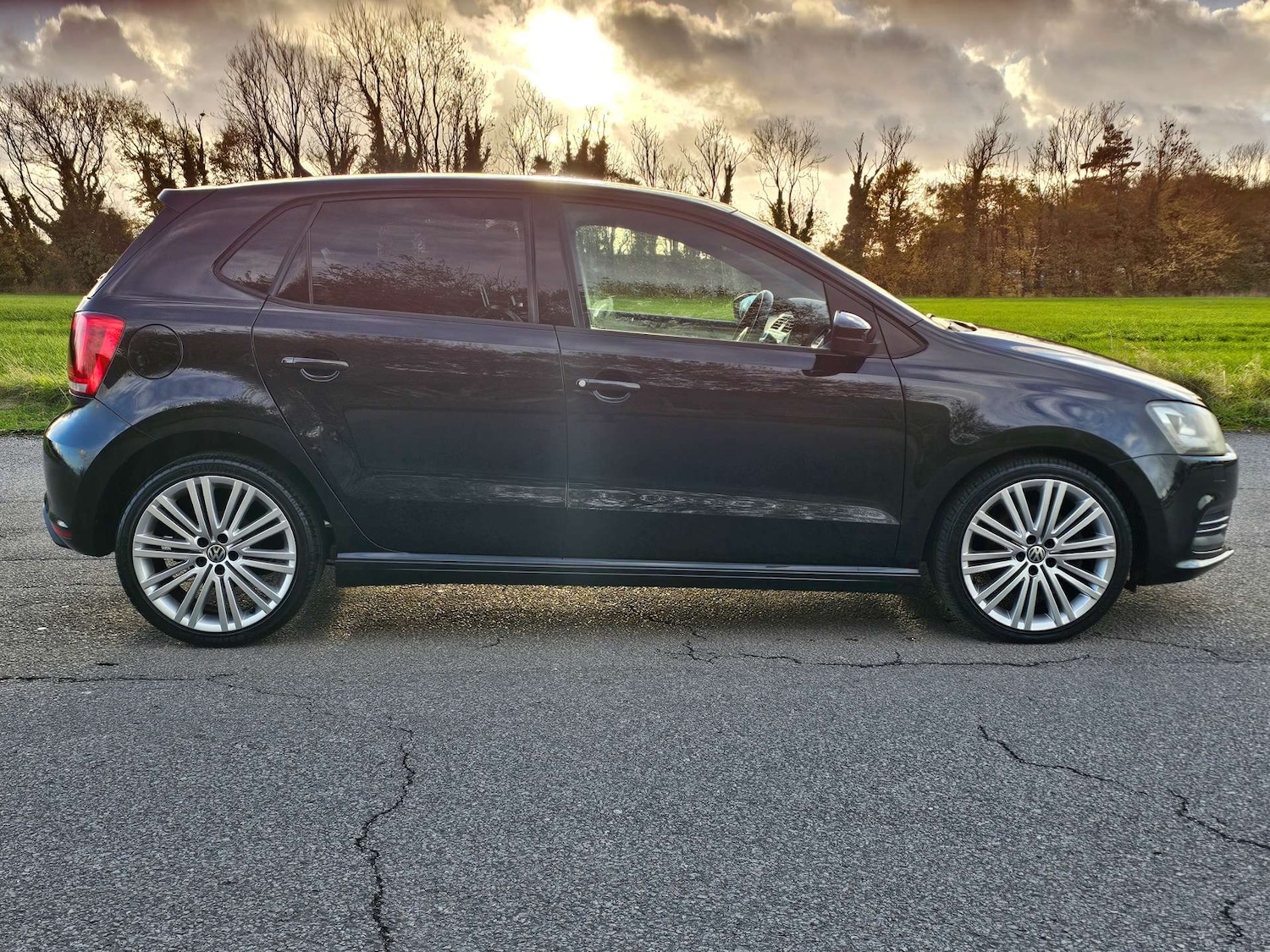 Used Volkswagen Polo 2014 for sale - 76354259: Photo 4