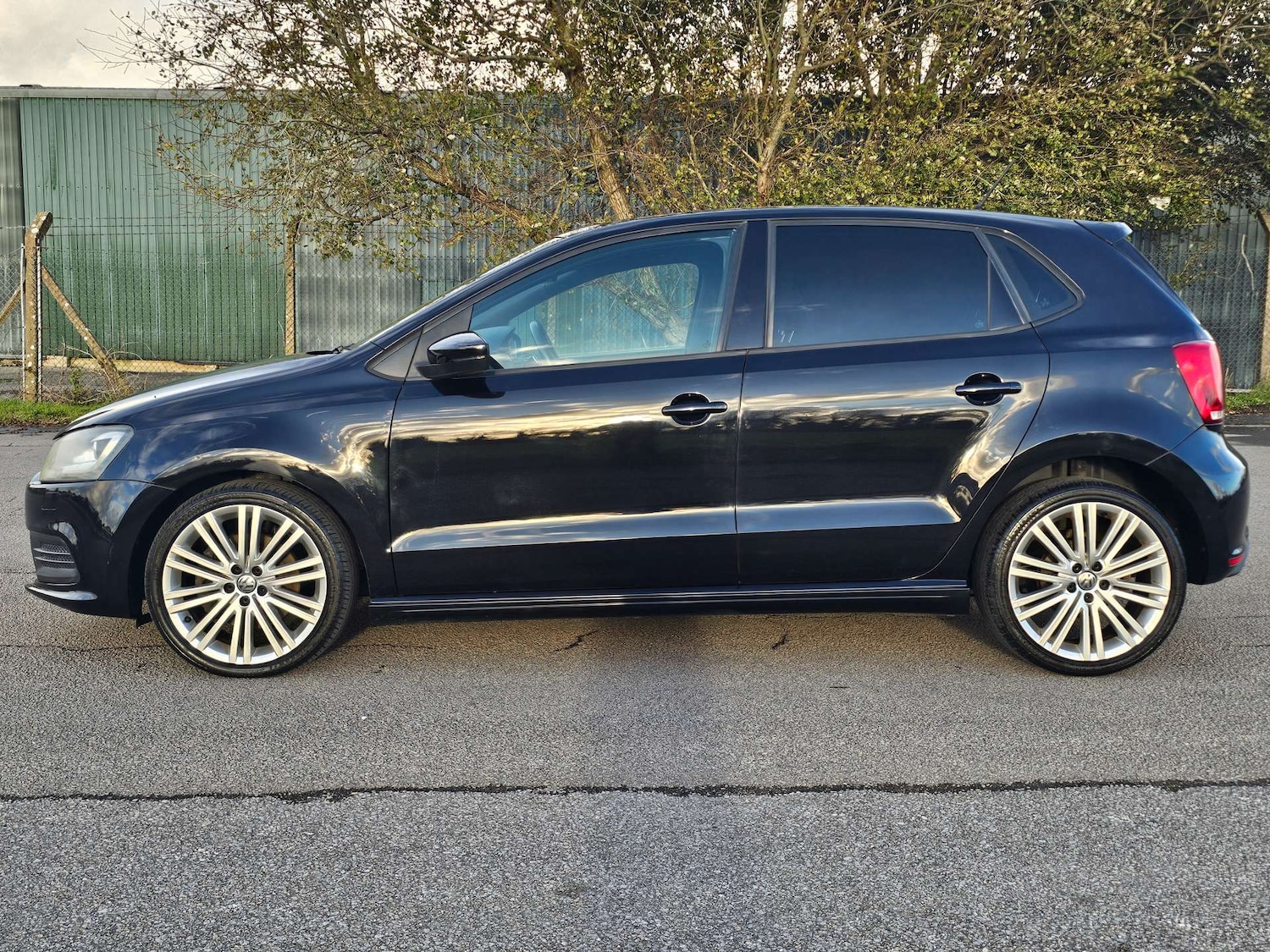 Used Volkswagen Polo 2014 for sale - 76354259: Photo 8