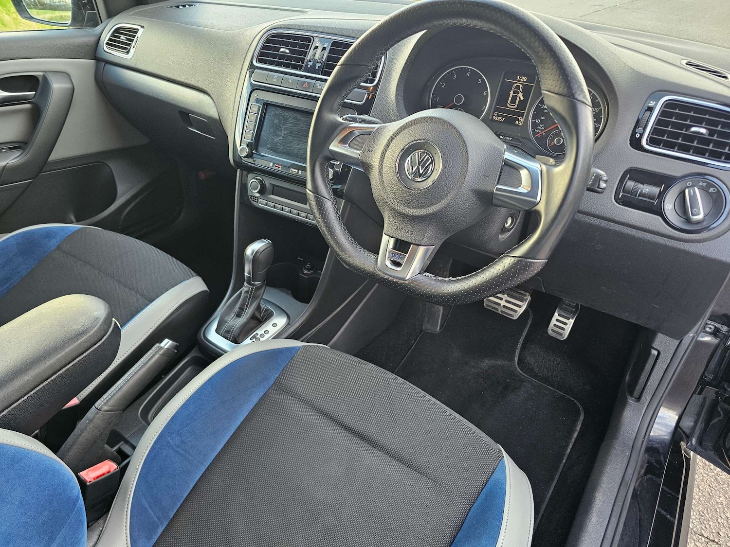 Used Volkswagen Polo 2014 for sale - 76354259: Photo 9