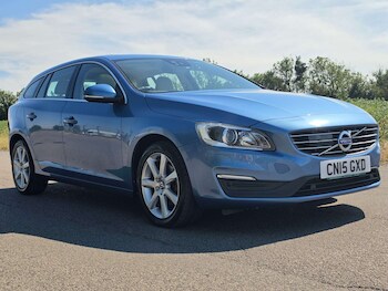 Used Volvo V60 2015 for sale - 78986329: Photo