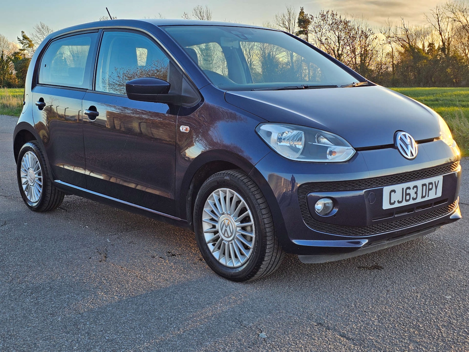 Used Volkswagen up! 2025 for sale - 76643747: Photo 3