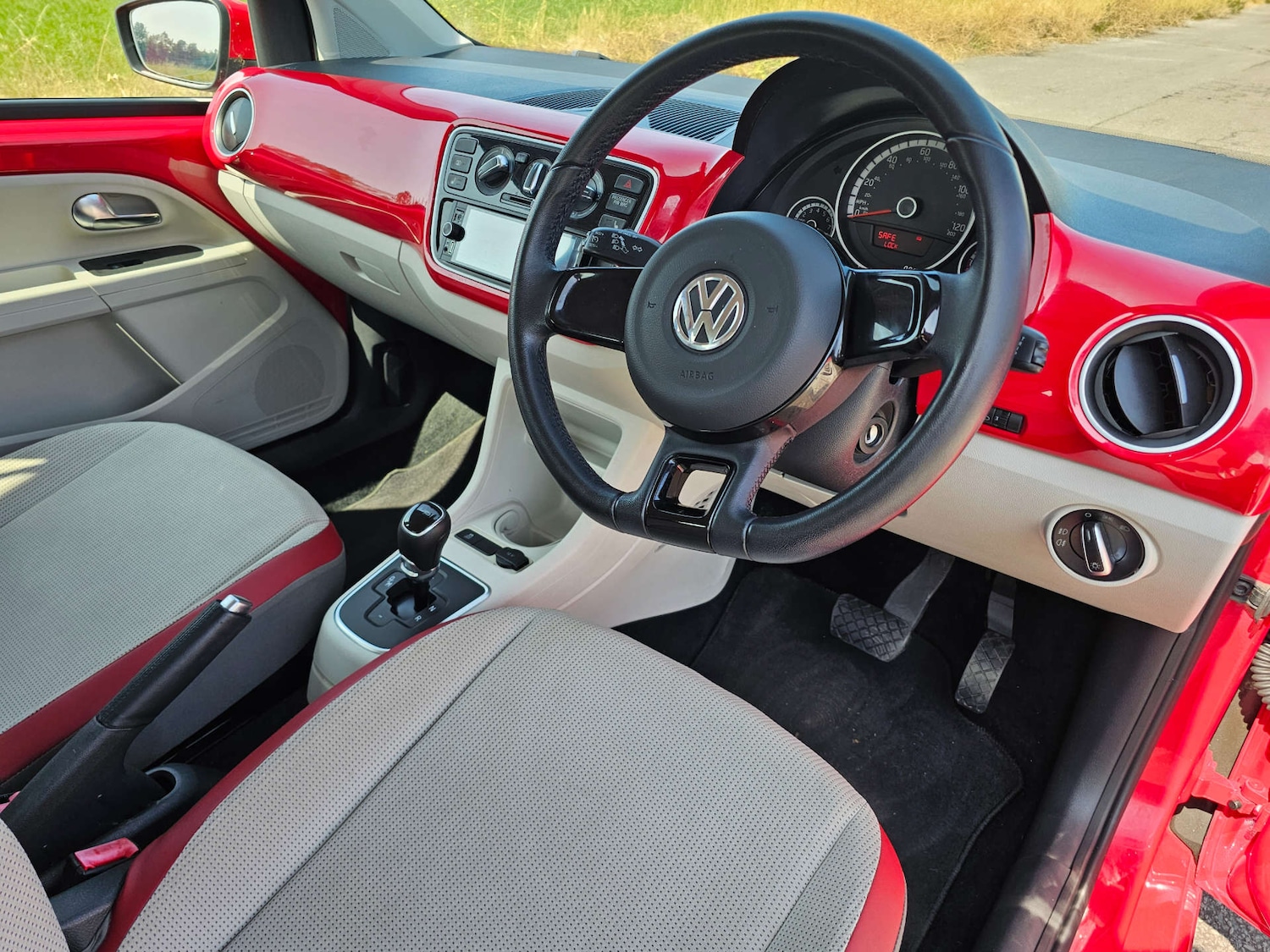 Used Volkswagen up! 2013 for sale - 76618879: Photo 10