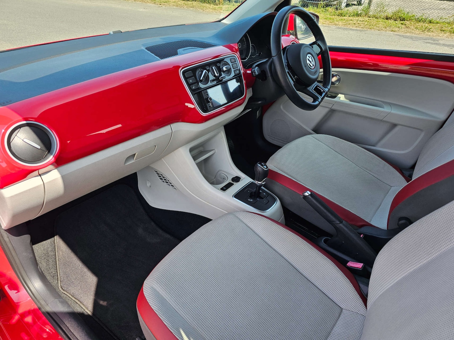 Used Volkswagen up! 2013 for sale - 76618879: Photo 12