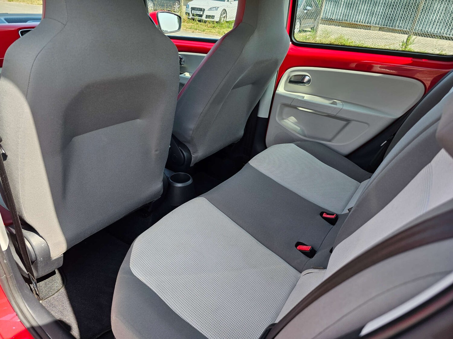 Used Volkswagen up! 2013 for sale - 76618879: Photo 14