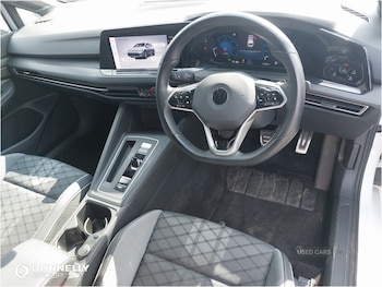 Used Volkswagen Golf 2021 for sale - 75610052: Photo