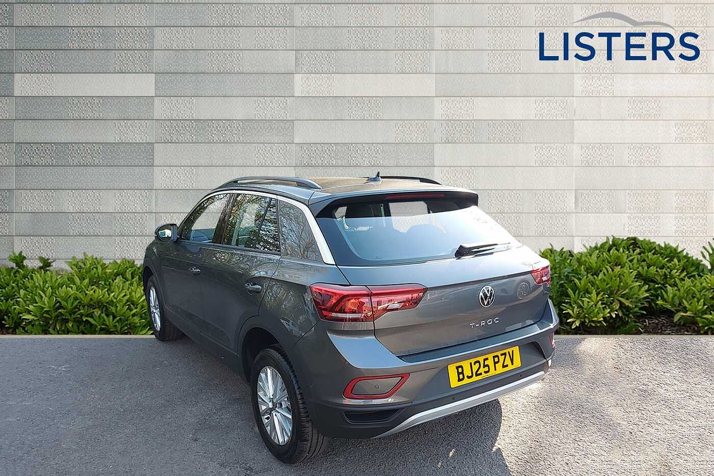 Used Volkswagen T-Roc 2025 for sale - 76111263: Photo 3