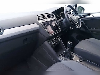 Used Volkswagen Tiguan 2017 for sale - 77177634: Photo