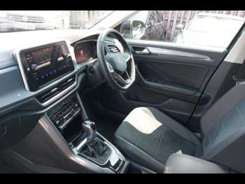 Used Volkswagen T-Roc 2022 for sale - 74876571: Photo