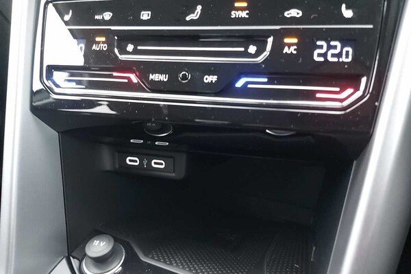 Used Volkswagen T-Roc 2025 for sale - 76154264: Photo 17
