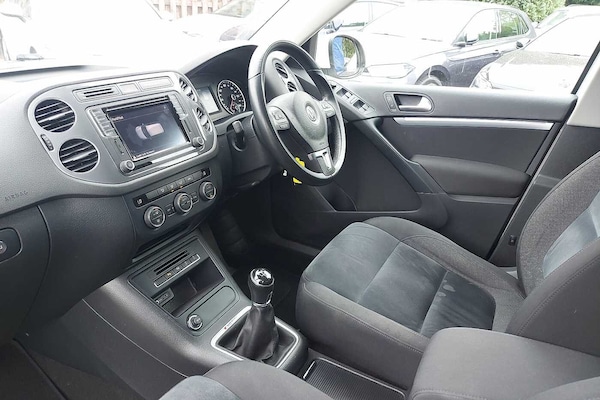 Used Volkswagen Tiguan 2015 for sale - 76111265: Photo 2